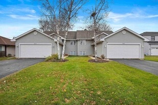 Building Photo - 6043 Boxwood Dr