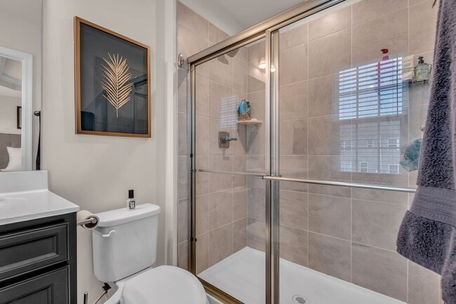 Building Photo - 3 BED 2.5 BATH TOWNHOME WALKING DISTANCE TO LEBANON SQUARE!