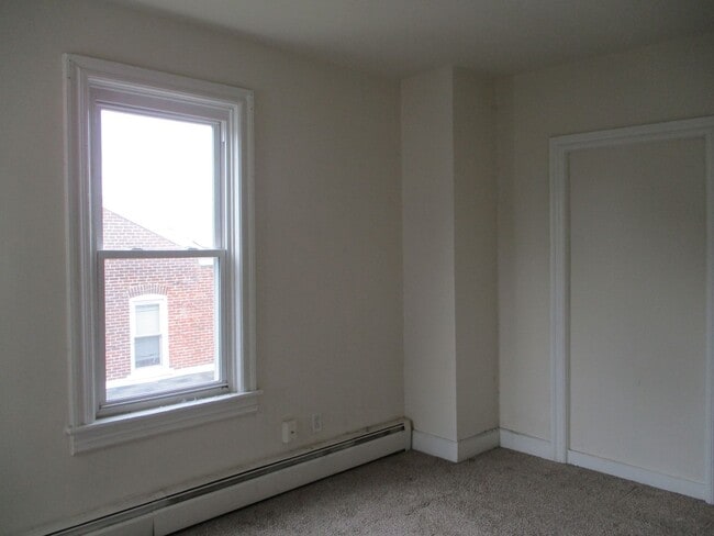 Building Photo - Completely remodeled, spacious Twin Attached home with private backyard - $2,100