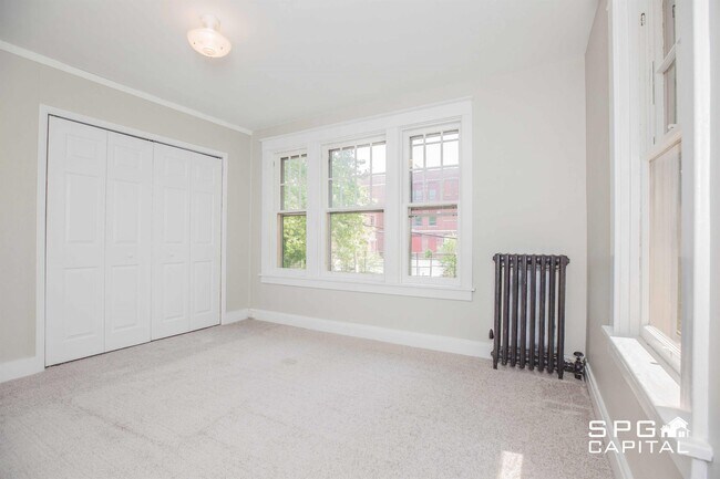 Building Photo - 516 Radnor St