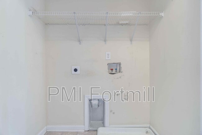 Building Photo - 15744 Kensington Palace Ln