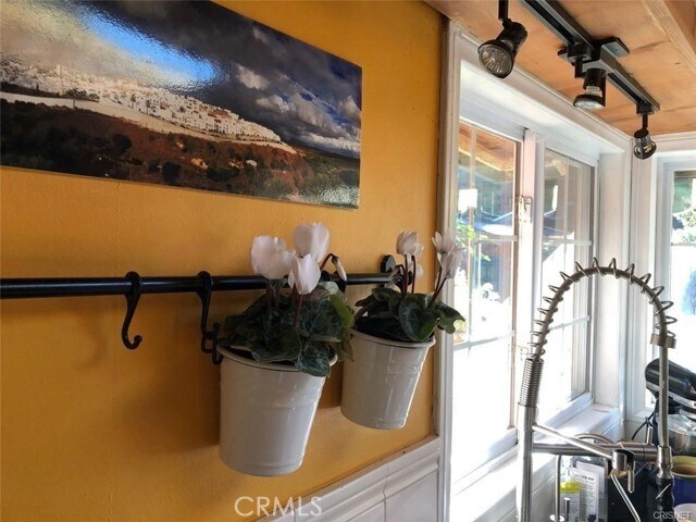 Building Photo - 456 S Skyline Dr