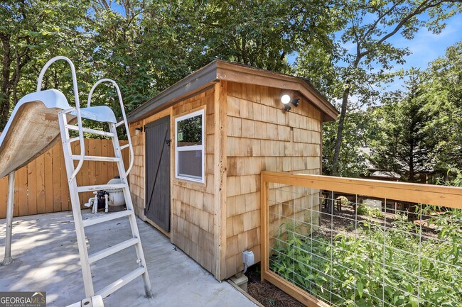 Building Photo - 4225 Twin Rivers Dr