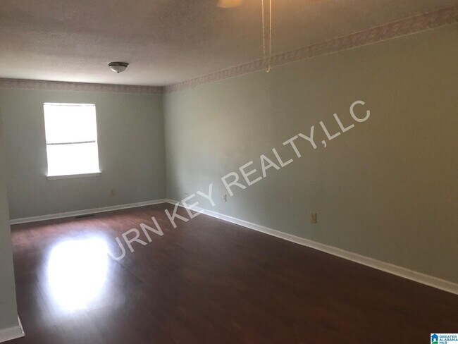 Building Photo - 2548 Janice Cir NE