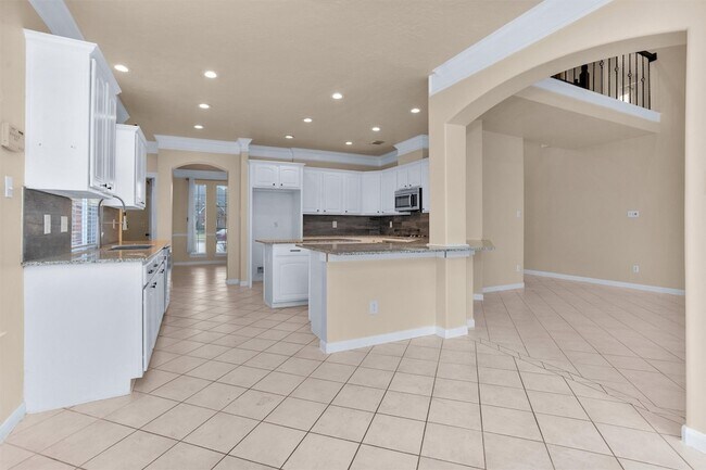 Building Photo - 1010 Maple Run Dr