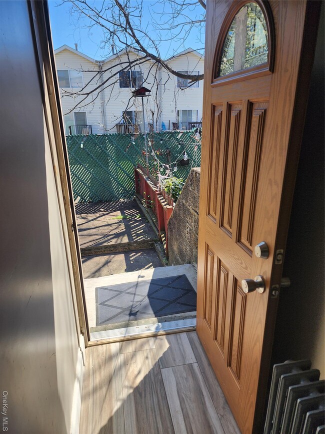 Building Photo - 11 Coonley Ct