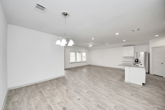 Building Photo - 7803 Golden Rubia Ln