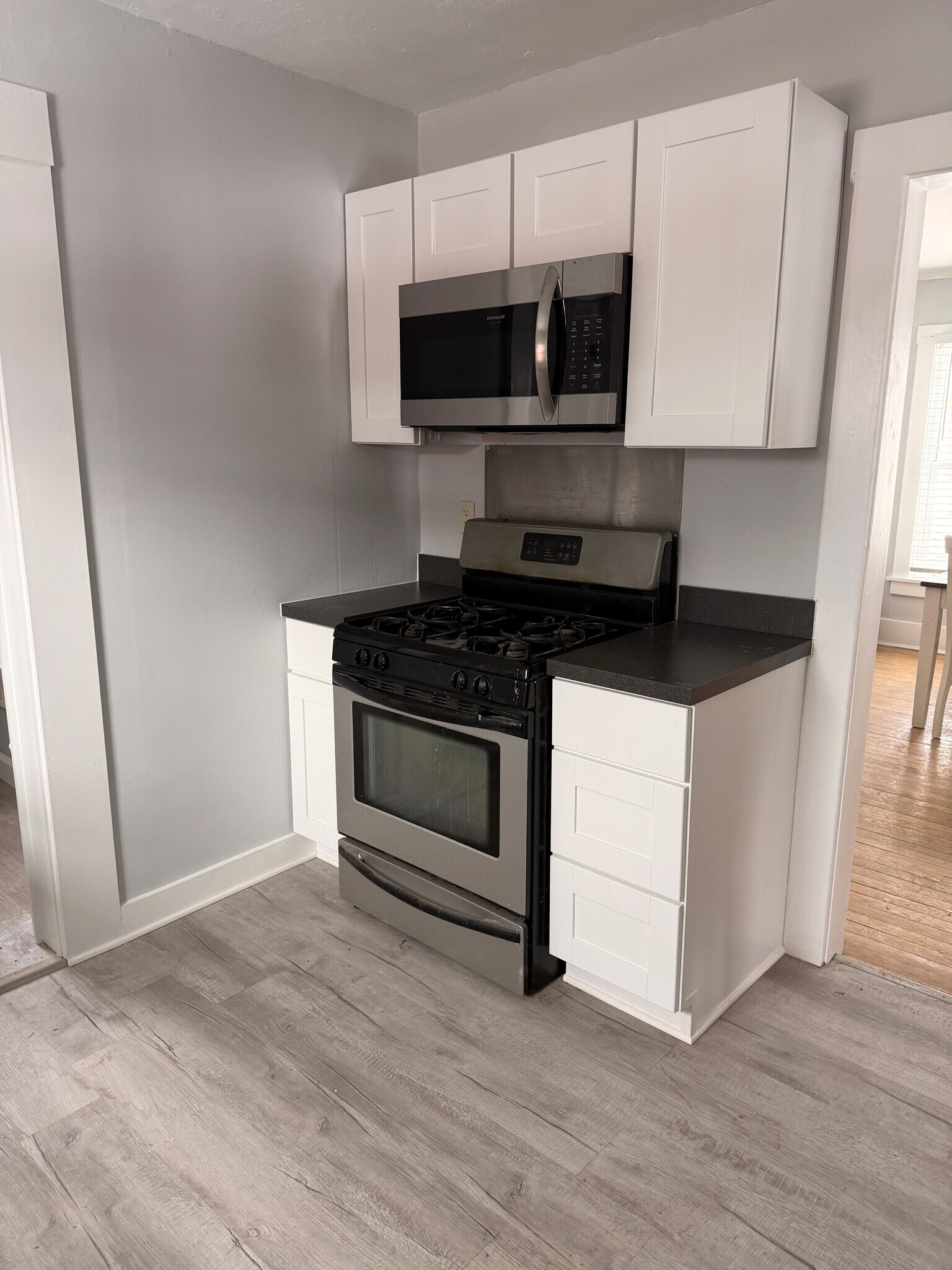 Building Photo - 412 Hillview Plz