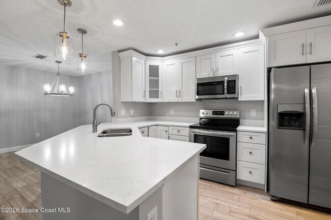 Building Photo - 7667 N Wickham Rd
