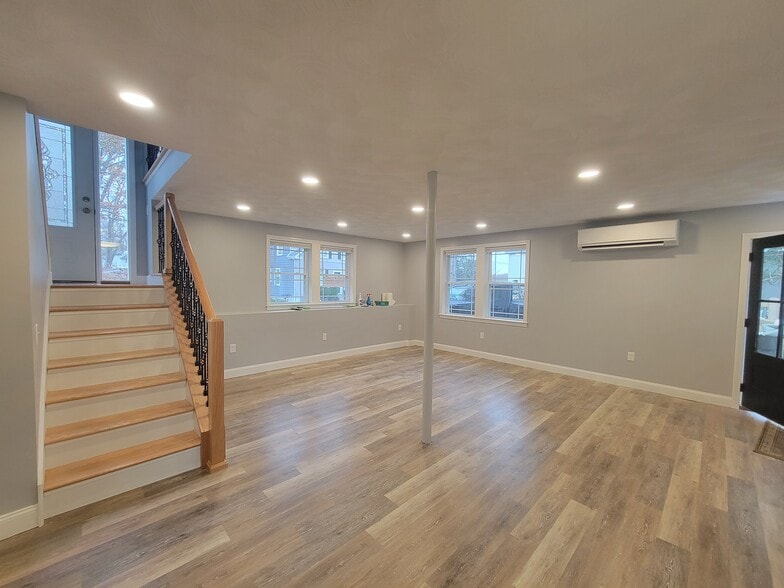 Building Photo - 12 Fountain Ave