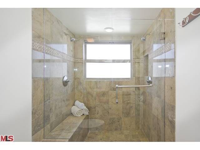 Master shower - 1621 Barry Ave