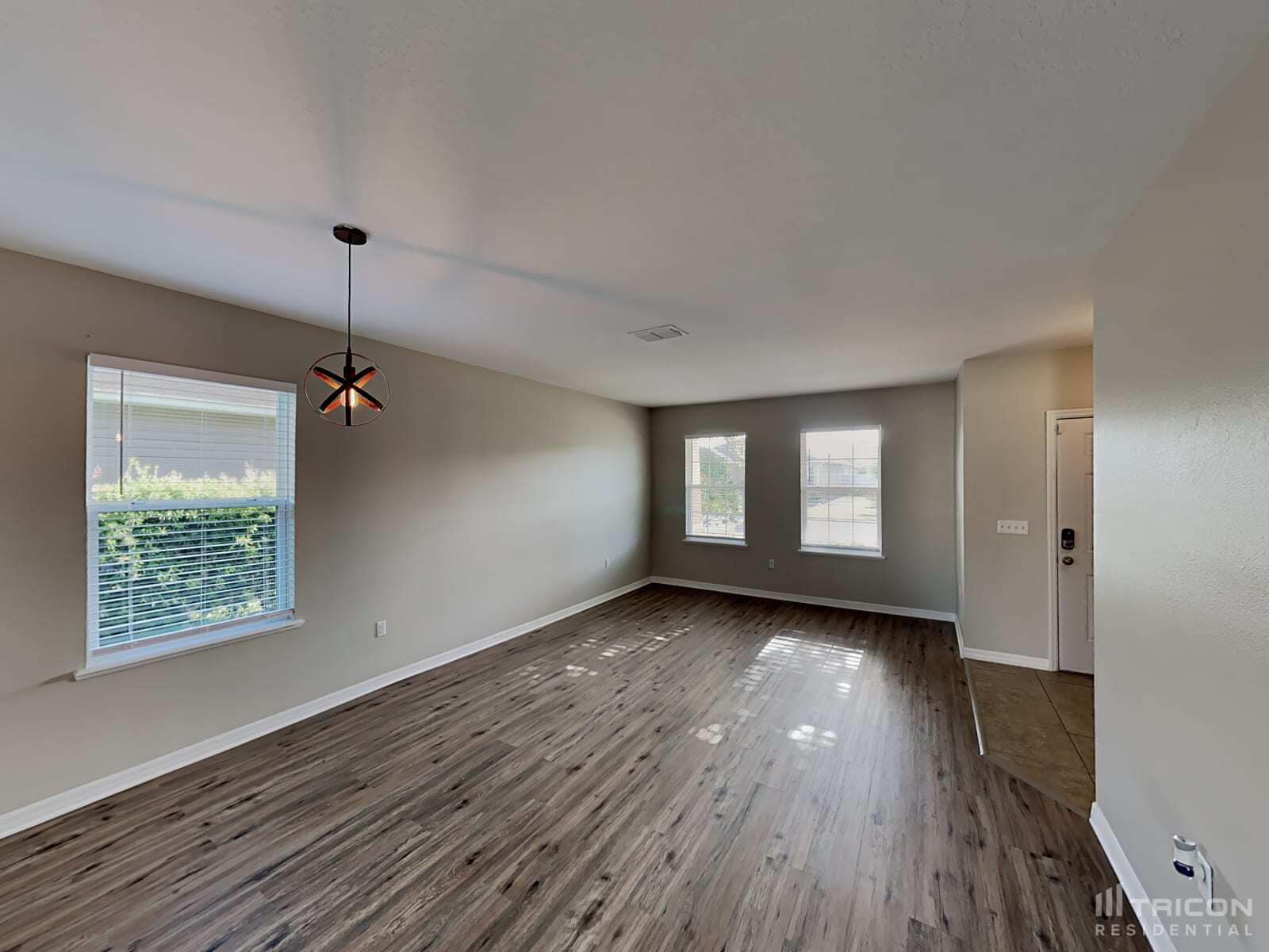 Building Photo - 1617 Tamarind Rd