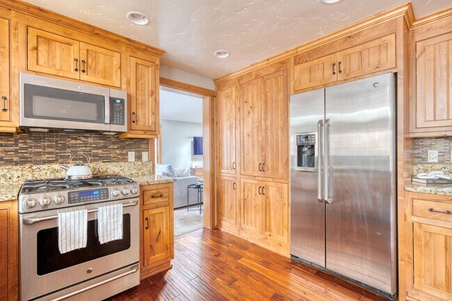 Building Photo - 61497 SE Orion Dr