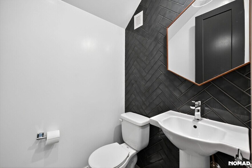 Building Photo - 2321 Stout St