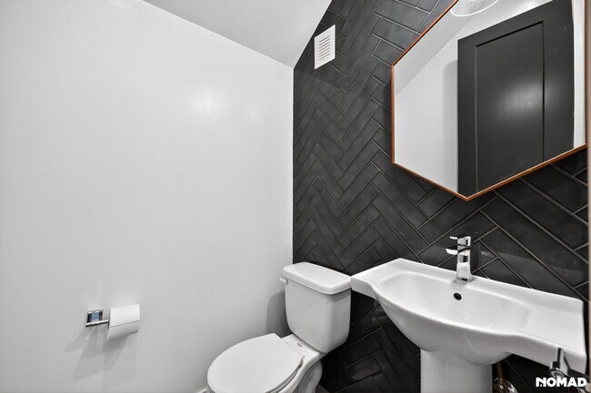 Building Photo - 1 month FREE rent RINO/3-Bed, 3.5-Bath townhouse