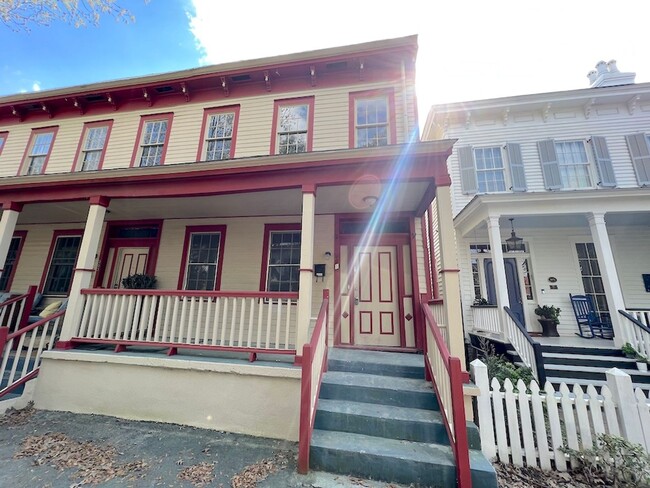 Primary Photo - 3 BED | 2 BATH | VICTORIAN DISTRICT