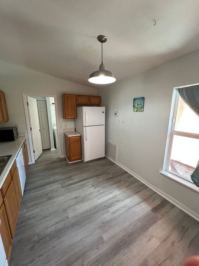 Building Photo - North Port