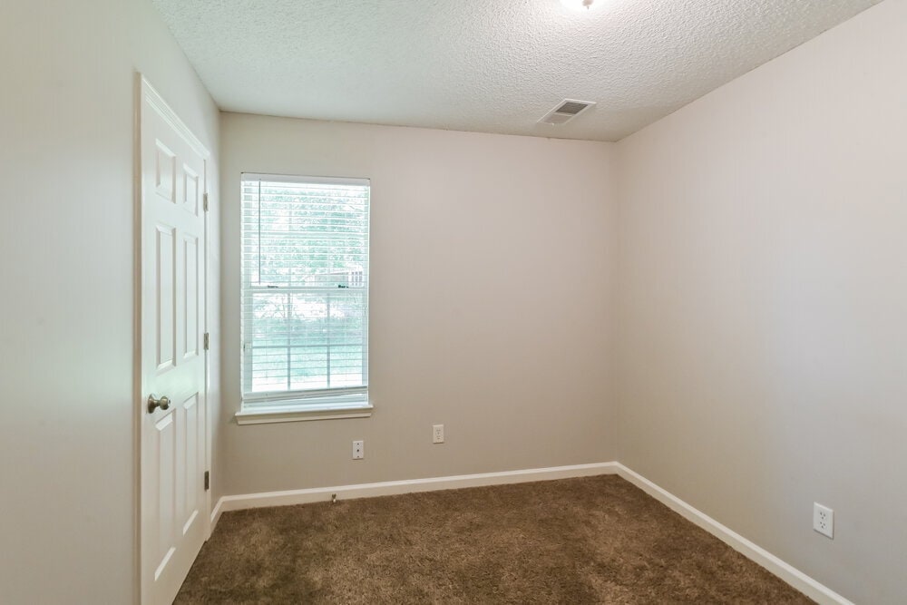 Building Photo - 9296 Brooks Dr