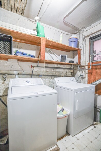 Building Photo - 2315 W School Dr