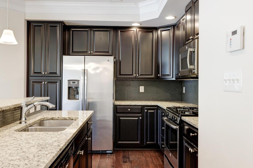 Building Photo - 13643 Air and Space Museum Pky