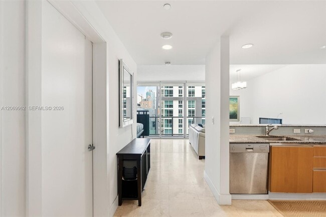 Building Photo - 1050 Brickell Ave