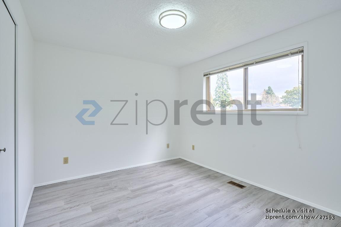 Building Photo - 4547 NW Tumalo Ct