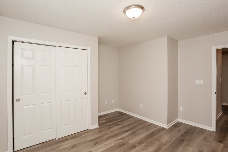Building Photo - 126 Thistle Wood Dr
