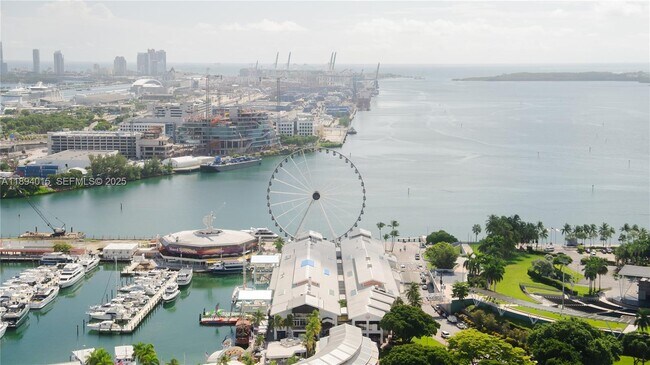 Building Photo - 398 NE 5th St