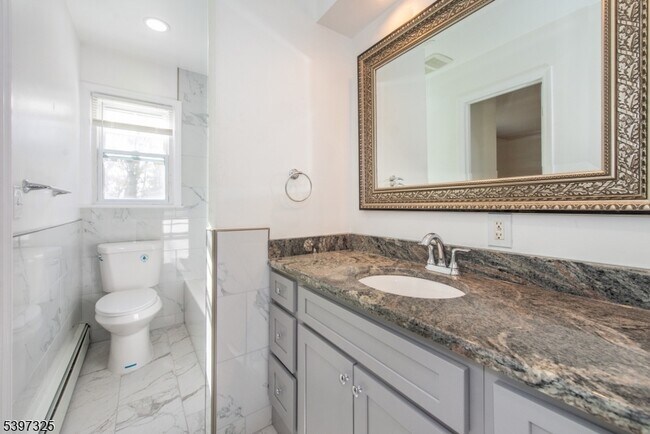 Building Photo - 4 Maureen Ct