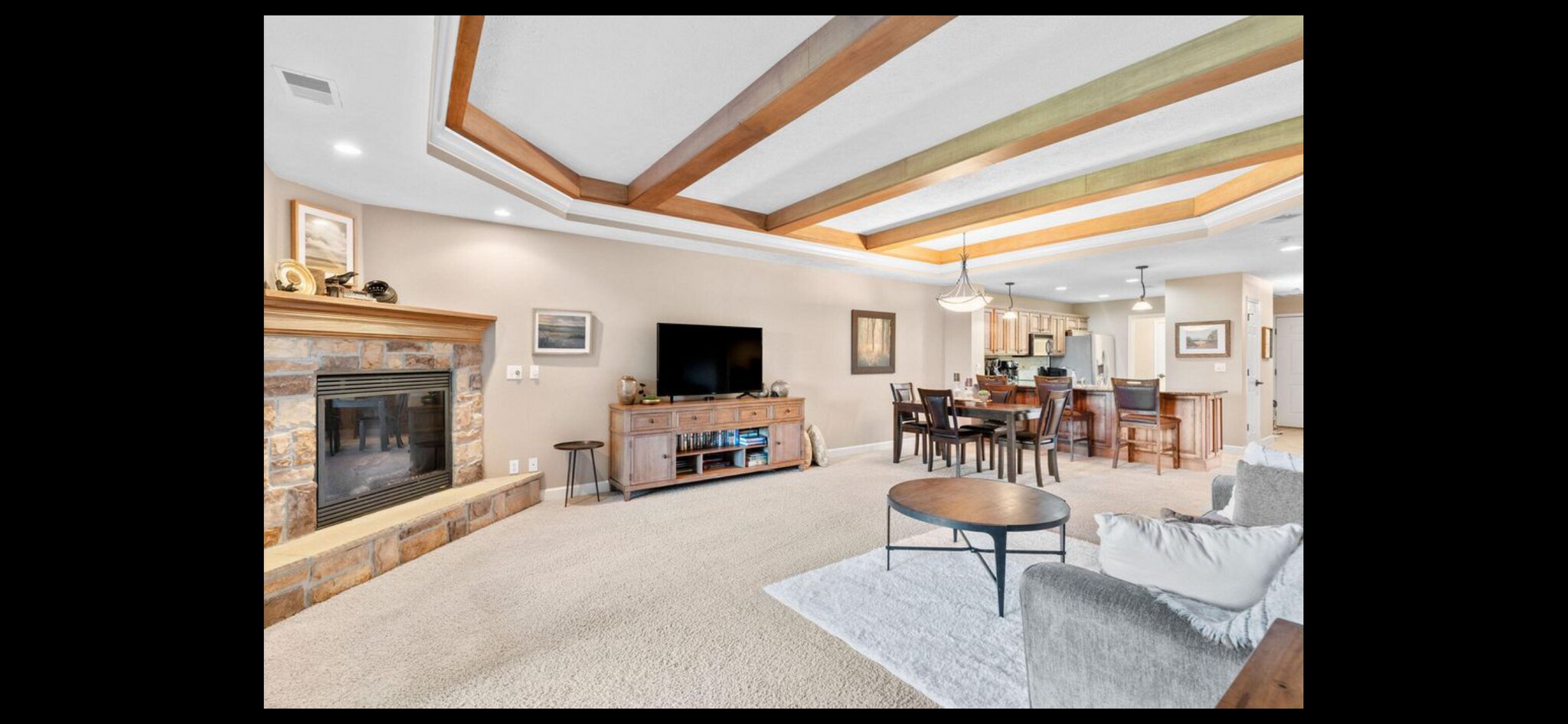 Building Photo - 250 Lakewood Dr