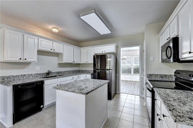 Building Photo - 3460 Maple Terrace Dr