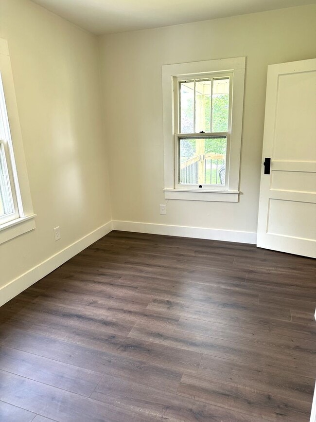 Building Photo - IMMACULATE, completely remodeled, one leve...