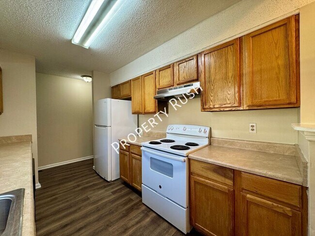 Building Photo - 4320 Ohls Ave