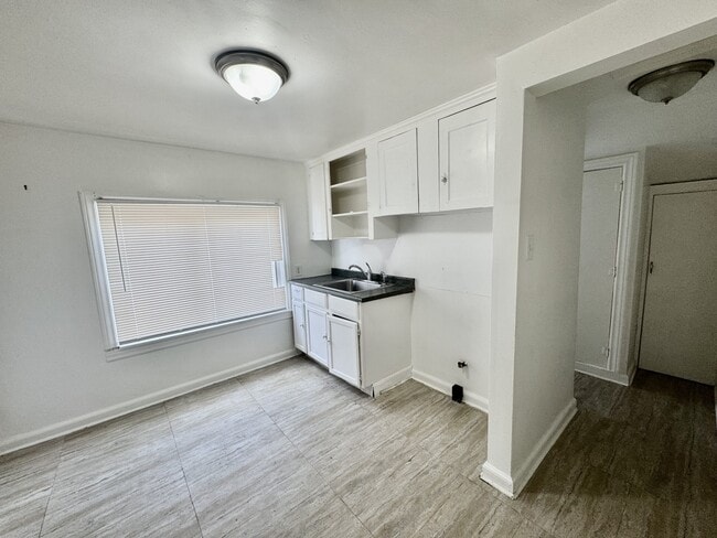 Building Photo - 15030 Rossini Dr