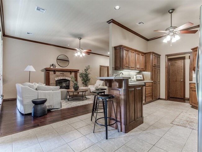 Building Photo - 16616 Hardwood Pl