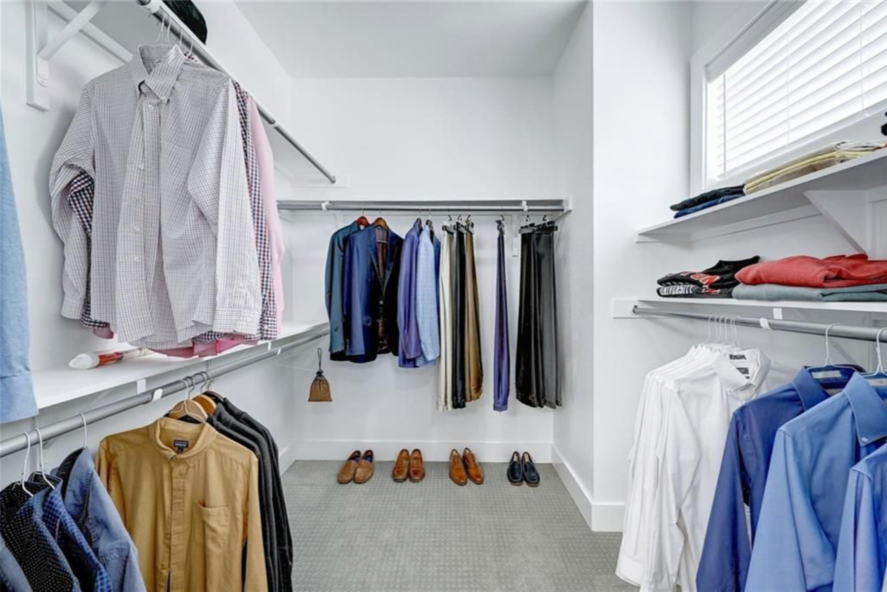 Primary Walk-in Closet - 2004 E 10th St