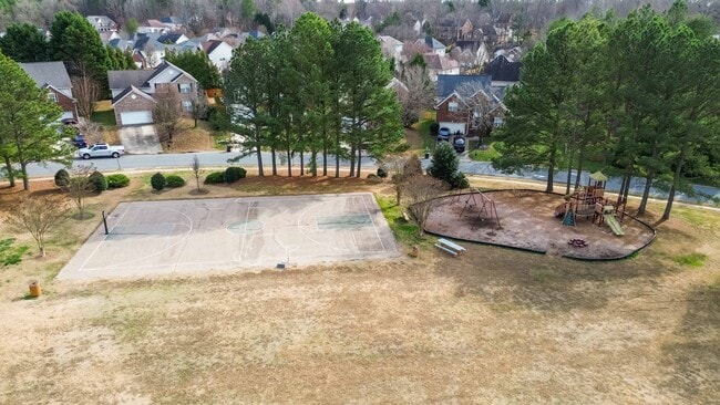 Building Photo - Beautiful Home just minutes from Mountain Island lake