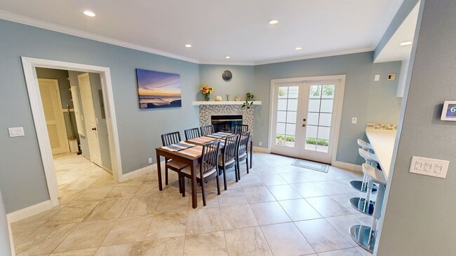 Building Photo - Great LOCATION | Close to Orange Ave & Beach