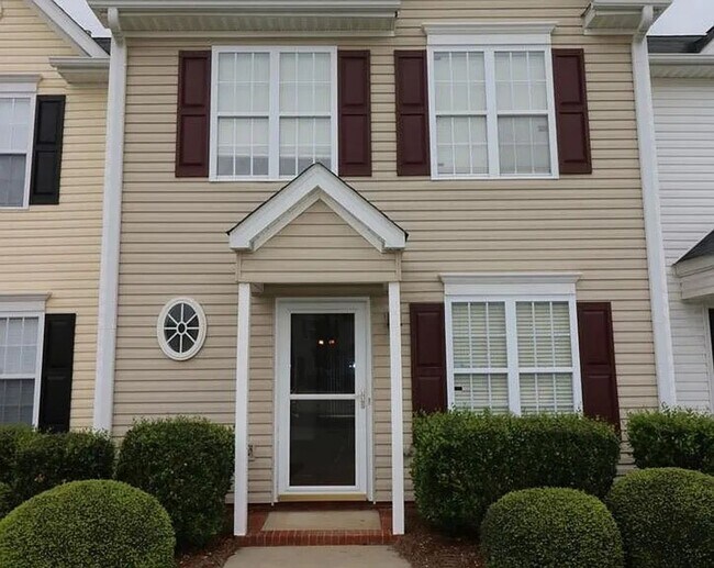 Primary Photo - Charming 3-Bedroom Townhome in Prime Winst...