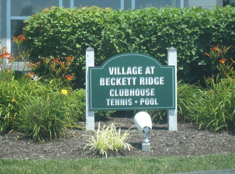 Building Photo - 8919 Eagleview Dr