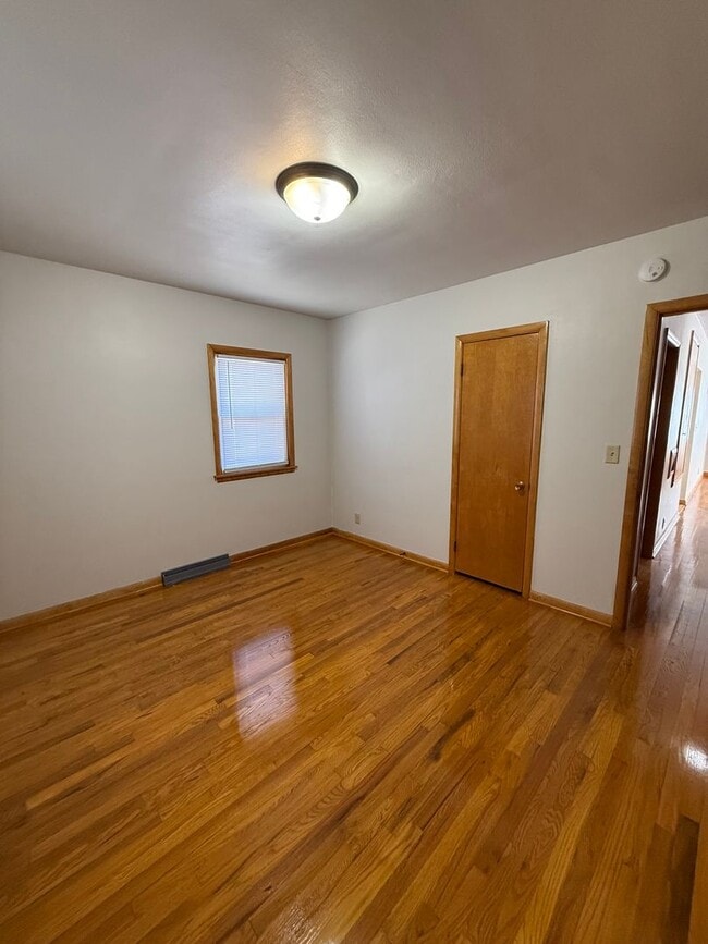 Building Photo - 834 S 20th St