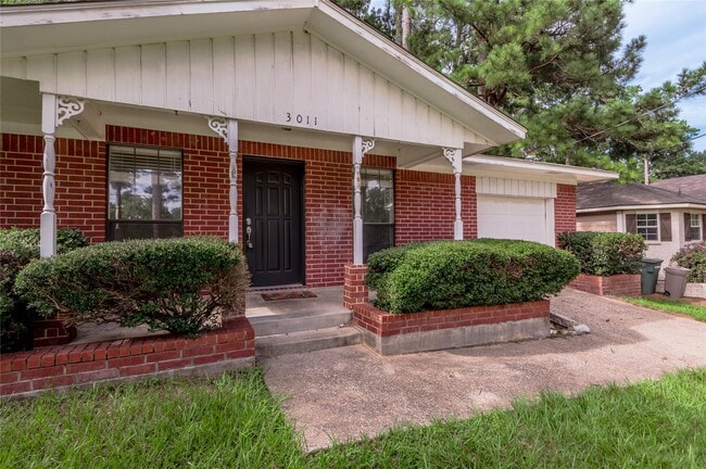 Building Photo - 3011 Sand Dr