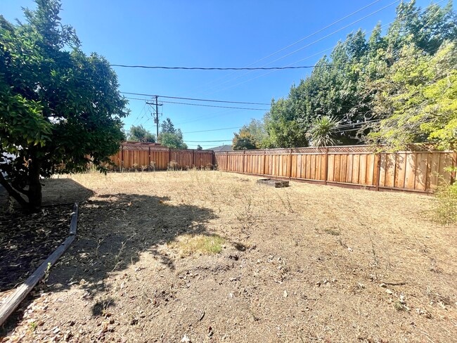Building Photo - 1797 Wyrick Ave