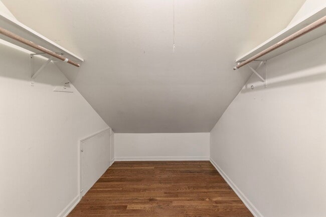 Building Photo - 345 Green Valley Dr