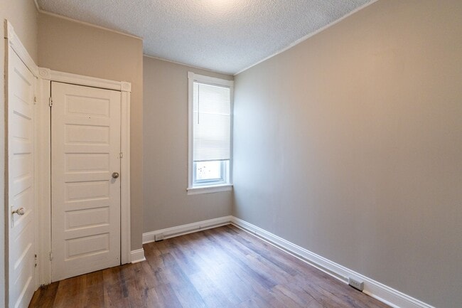 Building Photo - Newly remodeled 3 bedroom Grays Ferry Area
