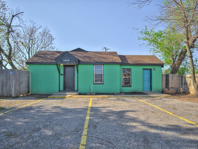 Building Photo - 5810 NW 41st St