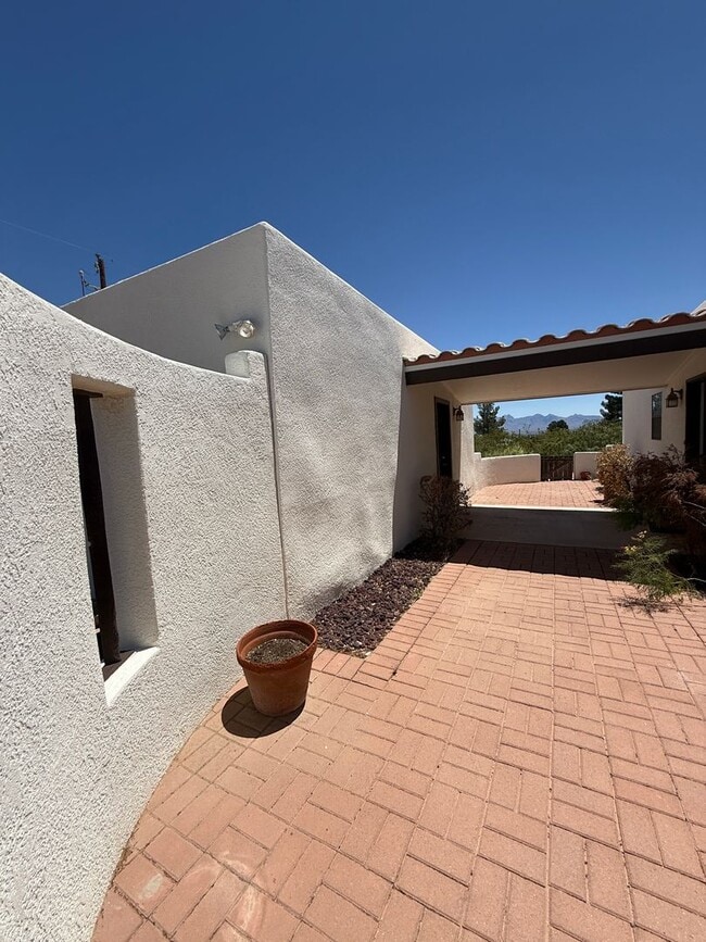 Building Photo - 6529 Justin Ln