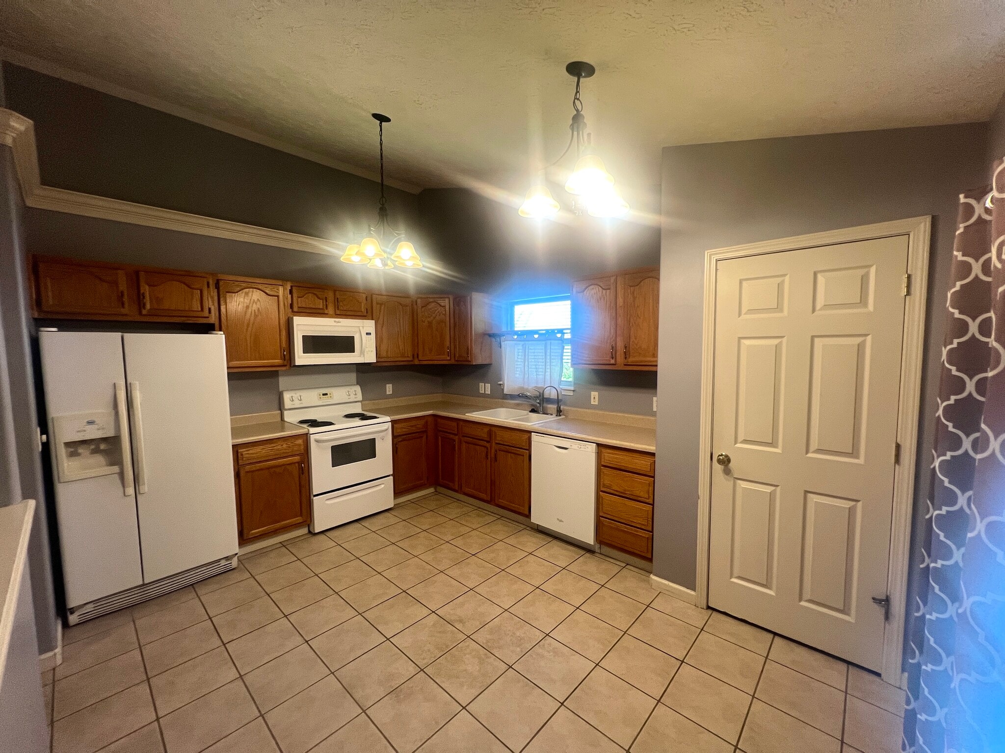 Building Photo - 2321 Winterset Dr