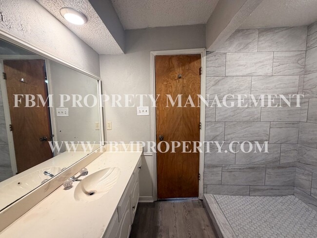 Building Photo - 1103 Scarlet Oaks Cir