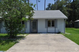 Building Photo - Pine Lakes 3 bedroom duplex side B